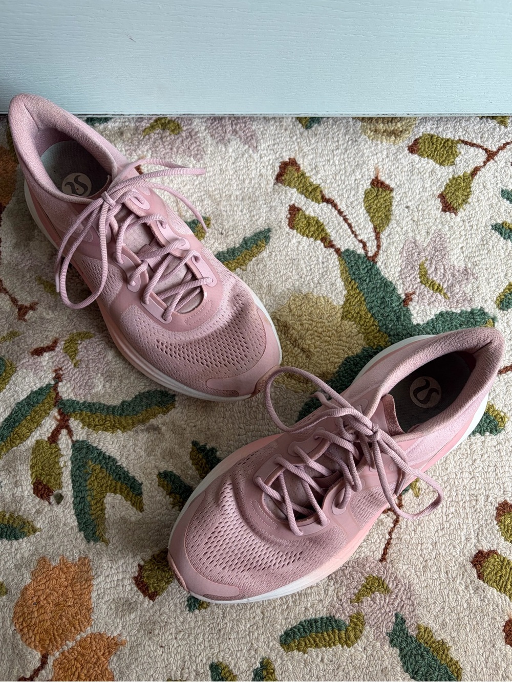 50. Size 9 LULULEMON Pink + White Lace-Up Athletic Shoes - Picture 3 of 7